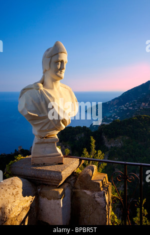 Statue auf der Terrasse der Villa Cimbrone in Ravello entlang der Amalfi Küste, Kampanien Italien Stockfoto