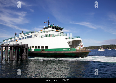 MV-Stealth Friday Harbor nähern. US-Bundesstaat Washington Fährensystem. Stockfoto