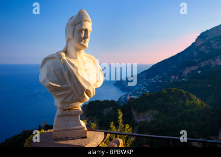 Statue auf der Terrasse der Villa Cimbrone in Ravello entlang der Amalfi Küste, Kampanien Italien Stockfoto