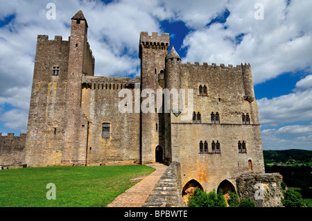 Frankreich: Chateau de Beynac vom Innenhof aus gesehen Stockfoto