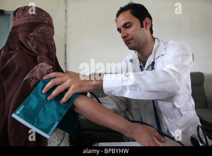 Flutopfer in Pakistan erhalten Hilfe von Ärzte ohne Grenzen Stockfoto