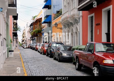 Gepflasterte Straße in Old San Juan, Puerto Rico Stockfoto