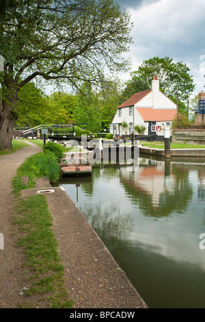 Themse Sperre auf der Wey Navigation Canal, Weybridge, Surrey, Uk Stockfoto