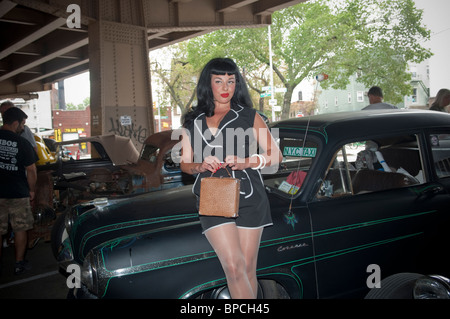 10. jährliche "Kustom tötet und Hot Rod Thrills" Auto-Show in Williamsburg, Brooklyn in New York Stockfoto
