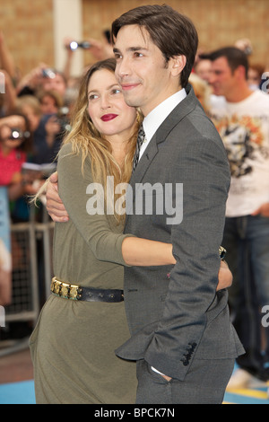 Justin Long Drew Barrymore besucht die Weltpremiere des Going the Distance im Vue Kino am 19. August 2010 Stockfoto