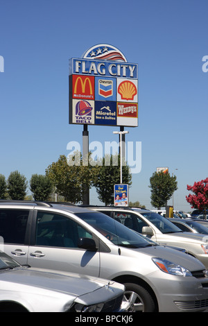 Ein Werbeschild der Flagge Stadt, Lodi, USA Stockfoto