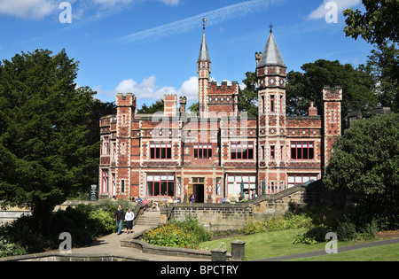 Saltwell Türmen, dem Besucher Zentrum im Saltwell Park in Gateshead, Tyne and Wear, England, UK. Stockfoto