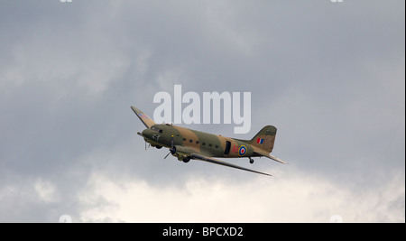 Douglas Dakota ZA947 AI C-47A-60-DL militärische No KG661 RA Schlacht von Großbritannien Flug Pegasus Livree - Beobachter im oberen Rumpf Stockfoto