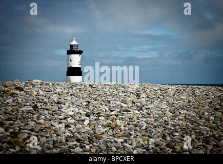 Der Leuchtturm am Penmon Punkt Stockfoto