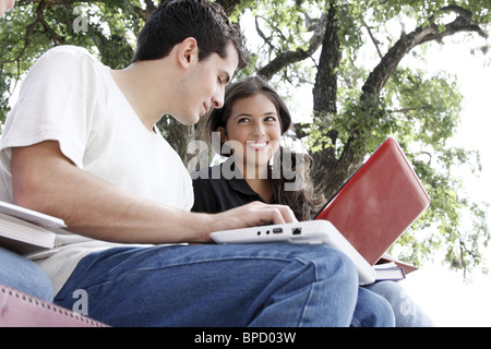 Studenten mit einem Computer zu studieren Stockfoto