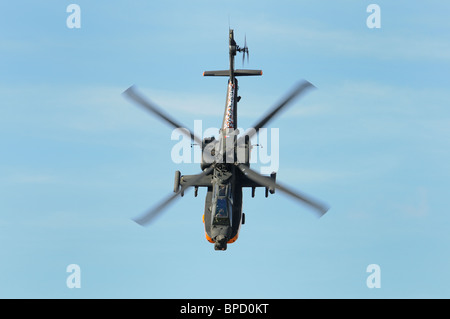 Boeing AH - 64D Apache Kampfhubschrauber aus der Royal Netherlands Air Force zeigt am 2010 Royal International Air Tattoo Stockfoto