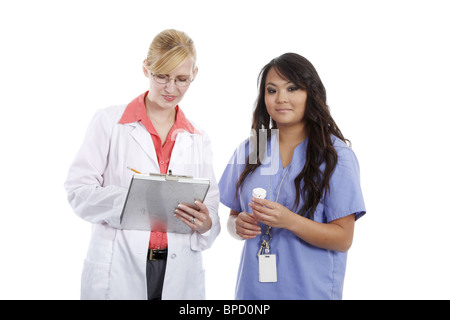 Apotheker doppelte Überprüfung Rezepte Stockfoto