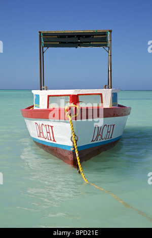 Die bunten Fischen Boot von Aruba benannt Dachi Stockfoto