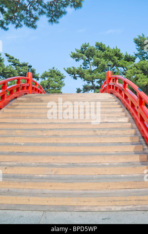 Die Brücke vor Sumiyoshi Taisha Grand Shrine in Osaka, Japan Stockfoto