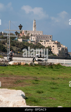 St Peter Kirche Jaffa und Strand promenade Stockfoto