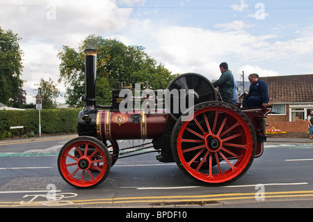 Ein Vintage Dampftraktor Paraden durch die Straßen während der Rallye 2009 Driffield Steam Engine Stockfoto