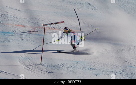 Olympischen Winterspiele, Vancouver 2010 Lindsey Vonn, USA, stürzt während des Wettbewerbs aus der Damen-Super-Kombination. Stockfoto