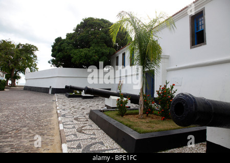 Forte de São Lourenço in Itaparica Stadt, Insel Itaparica in der Nähe von Salvador, Bahia, Brasilien. Stockfoto