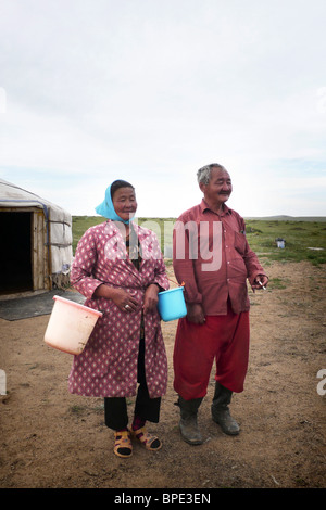 Alltag, Melken, mongolischen Nomaden, Mongolei Stockfoto