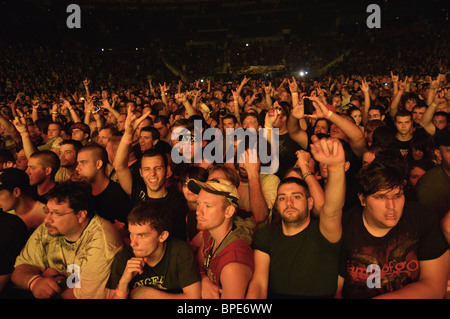 Menge während der Rockstar Uproar Tour Nationwide Arena in Columbus, Ohio Stockfoto