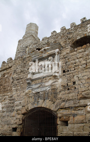 Marmor-Reliefs Darstellung der geflügelten Löwen, Hafen, venezianische Festung Koules, Heraklion, Kreta, Griechenland Stockfoto