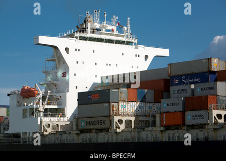 "Maersk Sarnia" Containerschiff ankommenden Southampton Container Liegeplatz Stockfoto