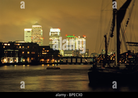 UK, London, alten Docklands: Büro-Hochhaus-Neubau in Canary Wharf, am nördlichen Ufer der Themse in Wapping neue Gehäuse Stockfoto