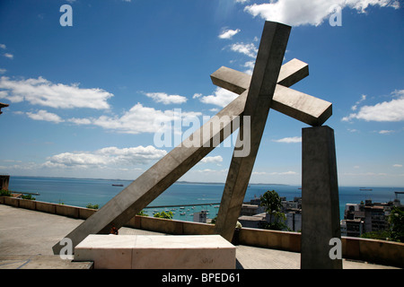 Largo da Cruz Quebrada oder das Kreuz gefallen, Pelourinho, Salvador, Bahia, Brasilien. Stockfoto