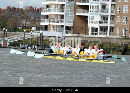 2. April 2010. Cambridge University Trainingseinheit in Tideaway Woche. 156. Xchanging University Boat Race. Stockfoto