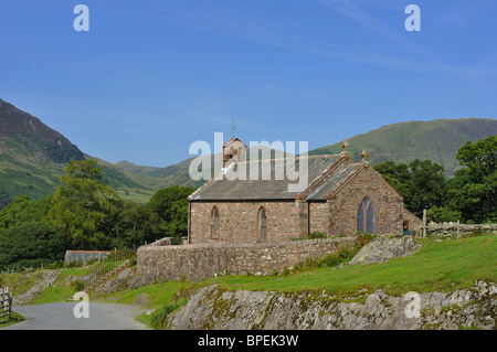 Die kleine Kirche St. James in Buttermere, 1884 und gebaut mit Stein aus nahe gelegenen saurer Milch Gill aus Stockfoto