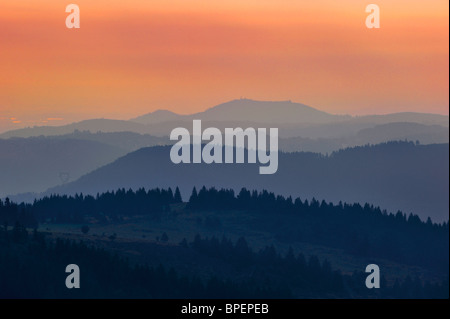 Blick über die Vogesen bei Sonnenaufgang, Elsass, Frankreich Stockfoto