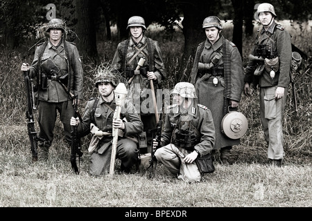 Trup von Soldaten der Wehrmacht Heer - 5 Kompanie II Bataillon 916 Grenadier-Regiment GR916 Stockfoto