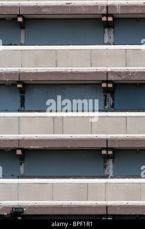 Leere Wohnungen an der Claydon Block Heygate Estate, Elefanten und Burg, Walworth, Süd-London Stockfoto