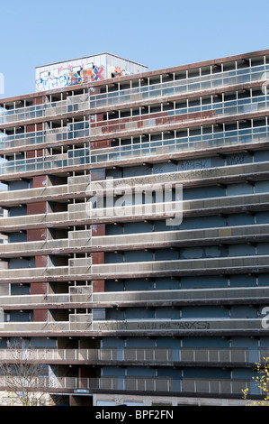 Leere Wohnungen an der Claydon Block Heygate Estate, Elefanten und Burg, Walworth, Süd-London Stockfoto