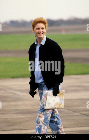 Sarah Ferguson, die Herzogin von York, Ankunft für ihre Hubschrauber-Lektion bei RAF Benson, Oxfordshire 1987 Stockfoto