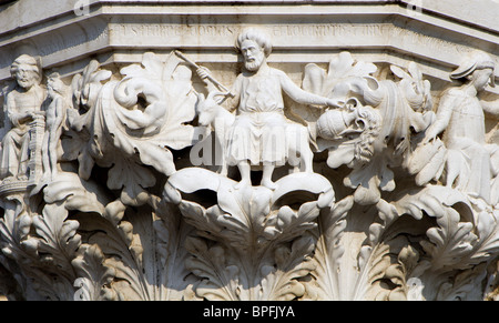 Venedig - Kapitell der Säule vom Dogenpalast Stockfoto