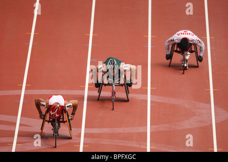 T54 Männerrennen 400-Meter-Rollstuhl auf der Vogel-Vogelnest-Stadion während der Paralympischen Spiele in Peking China Stockfoto