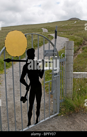 Der Weg hinauf zur Barpa Langais alten Grabhügel Cairn auf der Insel North Uist, in der Nähe von Lochmaddy SCO 6448 Stockfoto