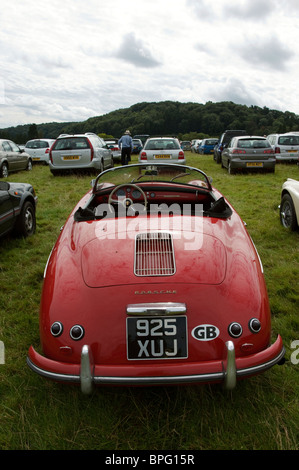 Klassische Porsche Auto an shelsey Walsh Bergrennen geparkt, England. Stockfoto