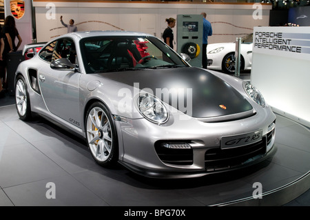 Moskau, Russland - 26 August: Moskau internationalen Automobil-Salon 2010. Porsche 911 GT2 RS - Weltpremiere Stockfoto