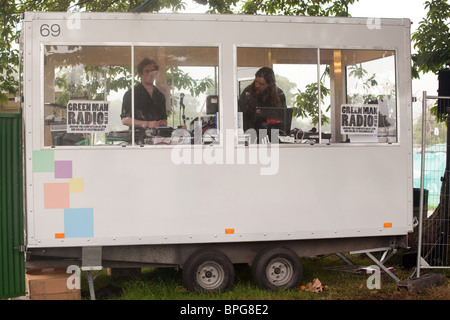 Quietus Disk jockeys auf dem grünen Mann Festival Radio Rundfunk. Grüner Mann Festival 2010. Stockfoto