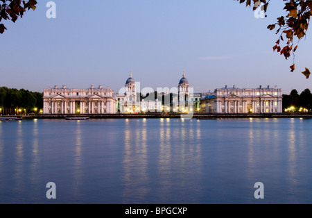 Alten Royal Naval College in Greenwich aus Island Gardens Stockfoto