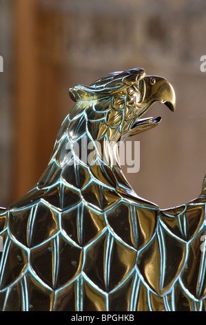 Brass Eagle am Rednerpult im St.-Martins Kirche, Litchborough, Northamptonshire, England, UK Stockfoto