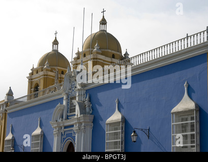 Peru. Trujillo Stadt. Palast des Erzbischofs und der Kathedrale. Stockfoto