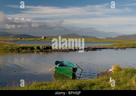 Am Straßenrand Forellen angeln man South Uist, äußeren Hebriden, Western Isles, Schottland.  SCO 6501 Stockfoto