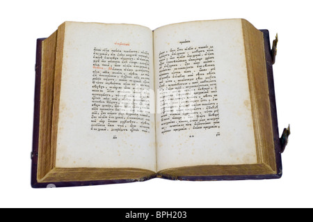 Altes großes Buch mit festem Einband wird geöffnet. Isoliert auf weiß. Stockfoto