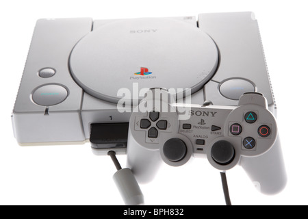Original playstation Psone Konsole und Dual Shock Controller aus dem 90s Retro-Gaming alten historischen Spiele Maschine Stockfoto