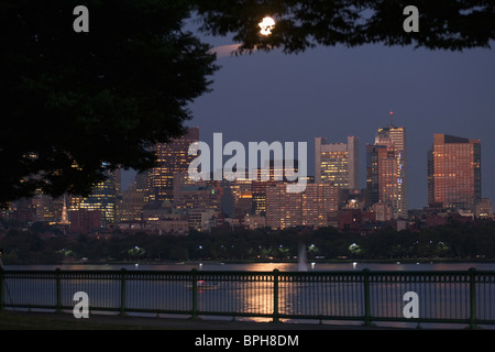 Gebäude an der Waterfront, Charles River, Back Bay, Boston, Massachusetts, USA Stockfoto