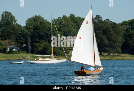 Kleines Boot segeln Stockfoto