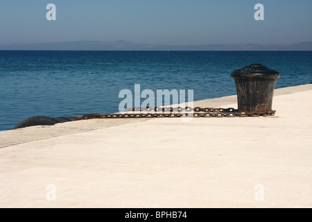 Alte rostige Poller Stockfoto